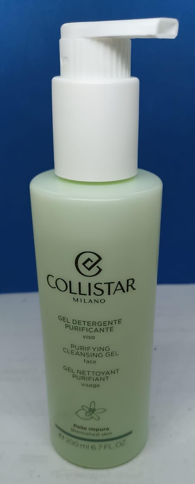 Così così sul trucco pesante